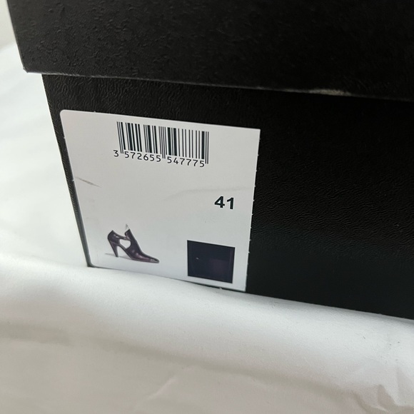 Authentic 🖤 CHANEL 🖤Suede Calfskin Grosgrain Cut Out - Picture 4 of 4